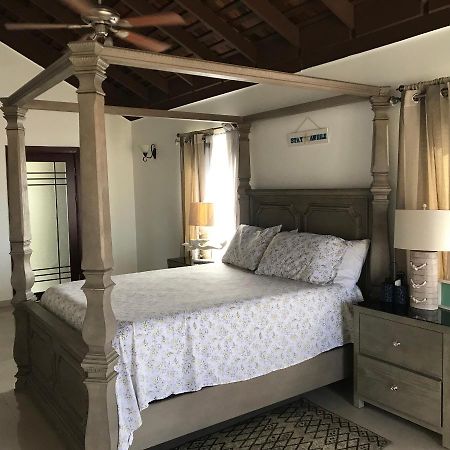 Alexanders Penthouse On The Beach Ocho Rios Kültér fotó